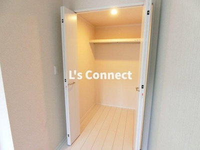 【収納】 | ハッピーヒル | 奥行きのあるウォークインクローゼット。