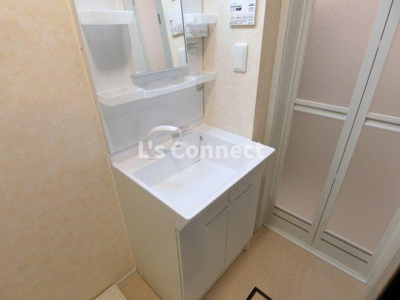 【洗面所】 | 榮 | 朝の支度もスムーズな独立洗面台。