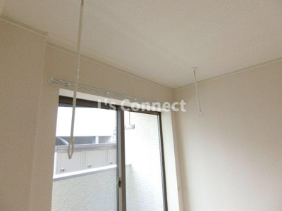 【設備】 | 榮 | 室内物干しで天気を気にせず洗濯できます。