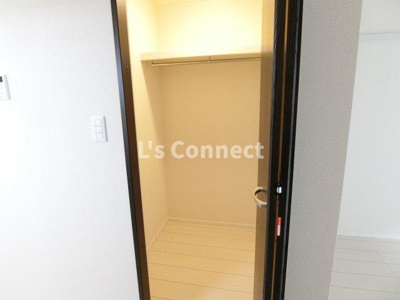 【収納】 | 榮 | ウォークインクローゼットでお荷物もすっきり収納。