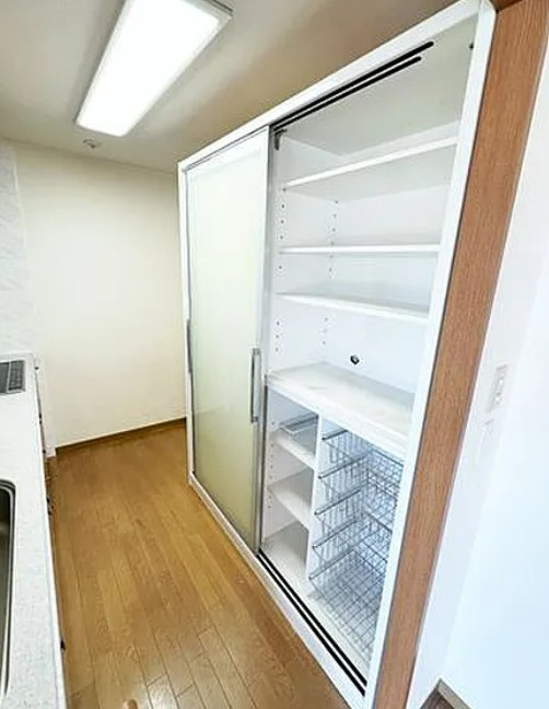 【中古マンション】サニーコート鶴ヶ島の収納|キッチンにはカップボード付き