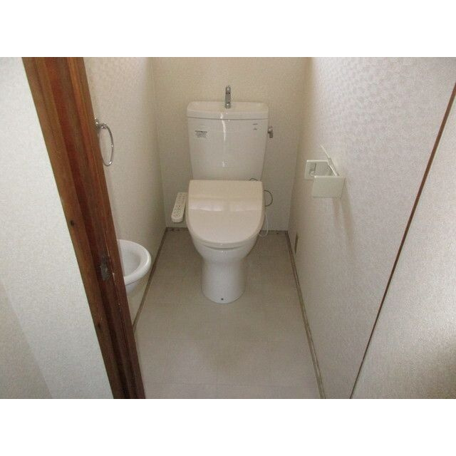 北野町富田貸家のトイレ