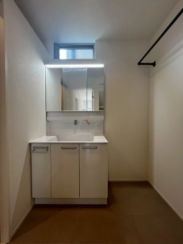 【ヴィレッタの杜】小松南町一丁目Ｂの独立洗面台|独立洗面台、朝の身支度には欠かせません