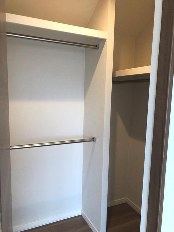 鈴木町戸建の収納