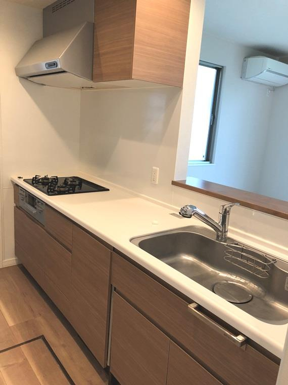 鈴木町戸建のキッチン