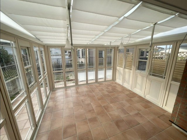 【その他】 | 福津市宮司６丁目　戸建て | 1階リビング横のサンルーム。雨の日でも洗濯物を干したりDIYに使ったりと用途が広がります