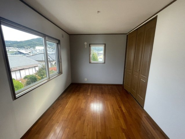 【洋室】 | 福津市宮司６丁目　戸建て | 2階北東側6帖の洋室。全居室2面採光で明るく、風通しも良好です