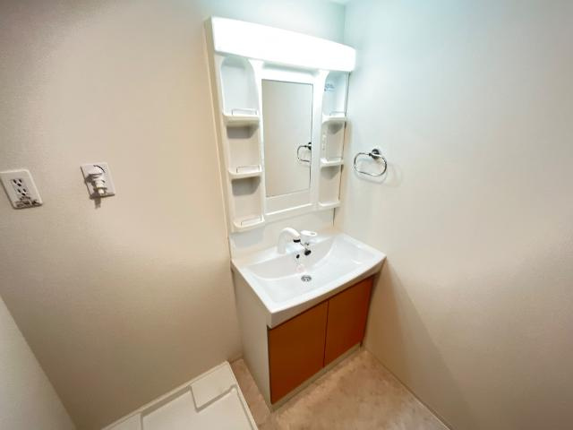 バーラムの洗面所|洗髪洗面化粧台