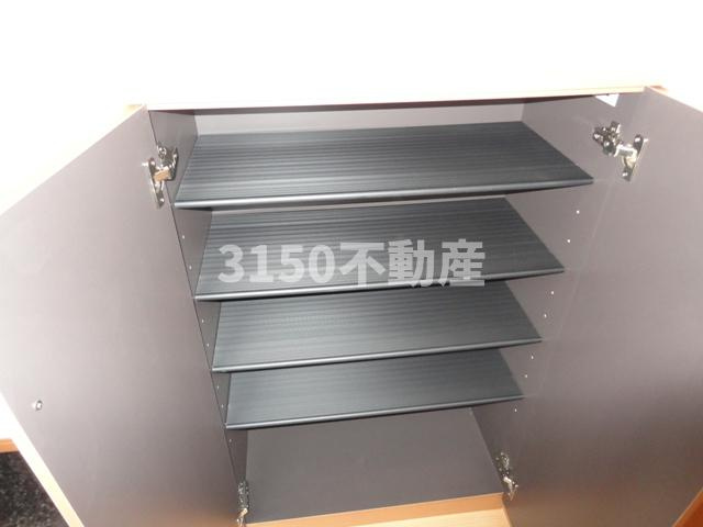 Ｇｒａｃｅ　Ｖｉｌｌａ　ＪⅡの収納|下駄箱（開）