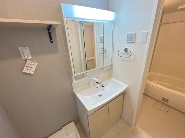 富山市掛尾町新築アパートの洗面所|洗髪洗面化粧台（イメージ）