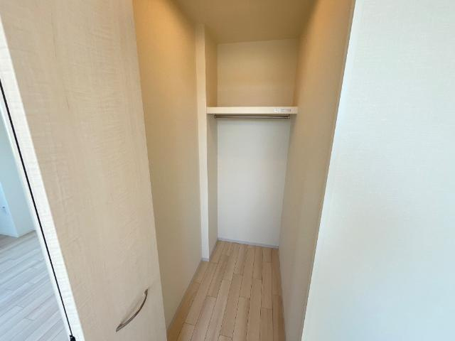 富山市掛尾町新築アパートの収納|洋室ウォークインクローゼット（イメージ）