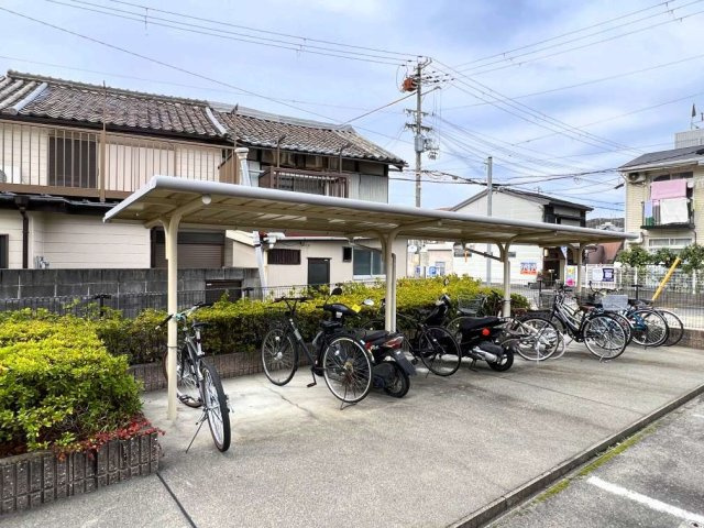 レオパレスＮＡＴＡＫＡのその他|屋根付き駐輪場