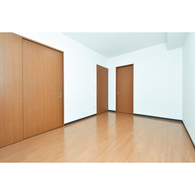 Gramercy Shirakawa Koen