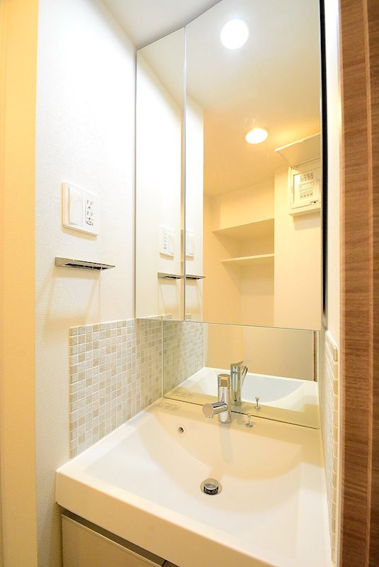 ステージファースト上野松が谷アジールコートの洗面所