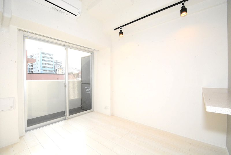 ステージファースト上野松が谷アジールコートの居間・リビング