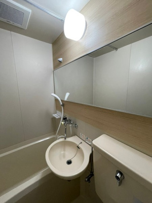 【浴室】 | ブライトコート壱番館 | 写真は同タイプの別のお部屋のものです。