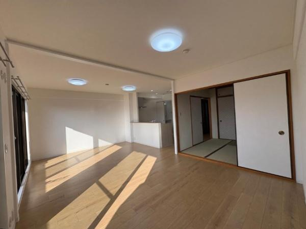 カルム八木グリーンブレスの居間・リビング