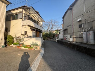 【前面道路含む現地写真】