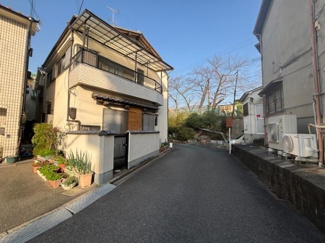 【前面道路含む現地写真】