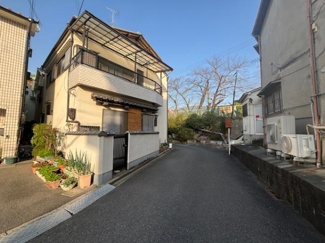 【前面道路含む現地写真】