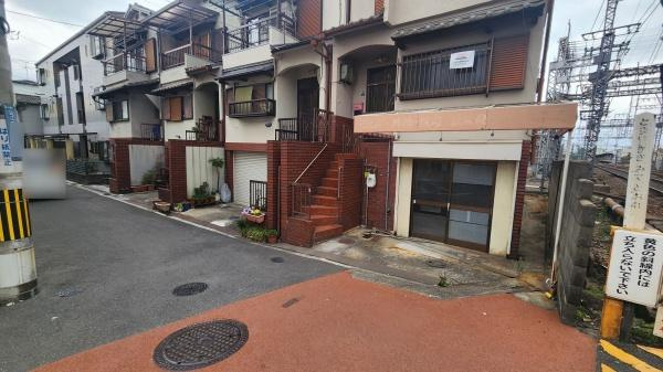 【前面道路含む現地写真】