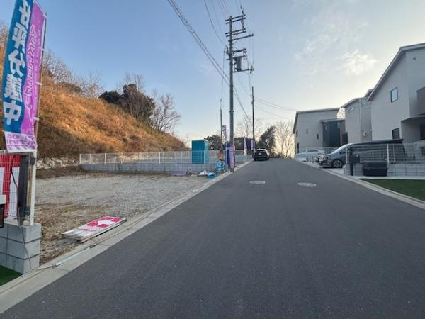 【前面道路含む現地写真】