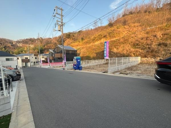 【前面道路含む現地写真】