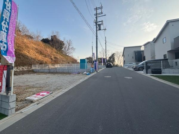 【前面道路含む現地写真】