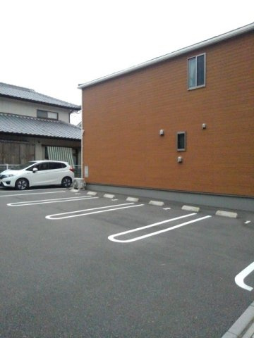 ベル・イーストの駐車場