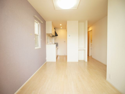 【居間・リビング】 | コンフォートＦ | 快適に過ごせるエアコンが付いています♪