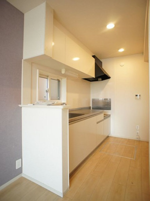 【キッチン】 | コンフォートＦ | 便利な吊戸棚が付いています♪
