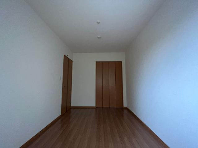 サニーヒルズの内装|南側洋室