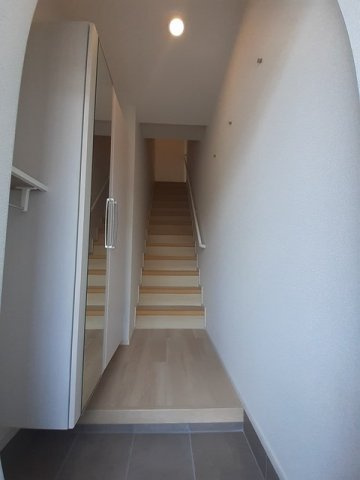 キャニオン・Ｍ　Ⅰの玄関