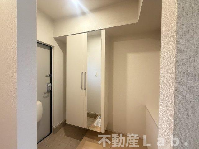 シームリーレジデンスＢの玄関