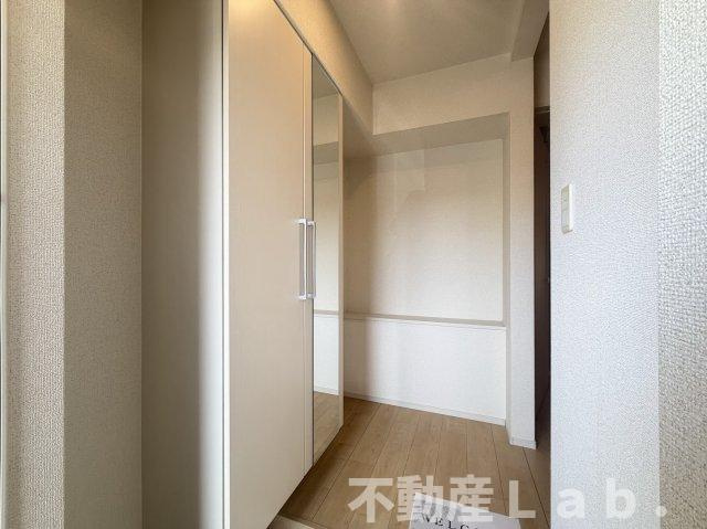 シームリーレジデンスＢの玄関