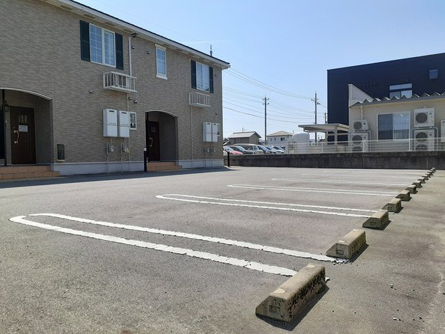 リブレ秋吉Ｂの駐車場