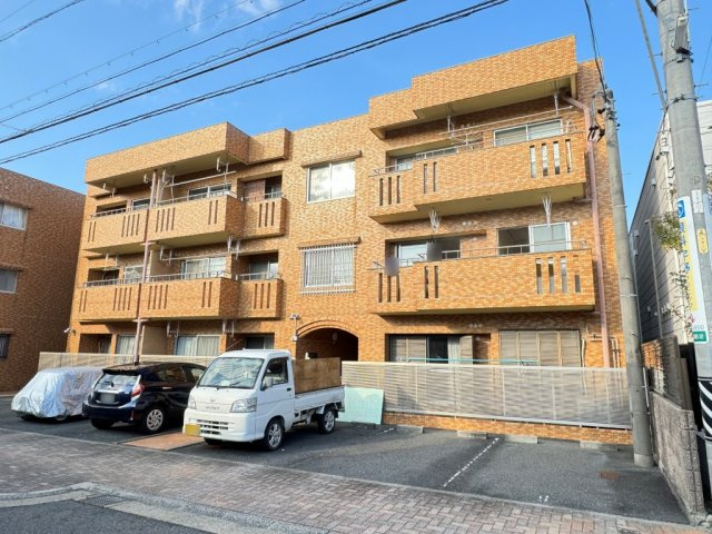 ダイアパレス覚王山南の外観