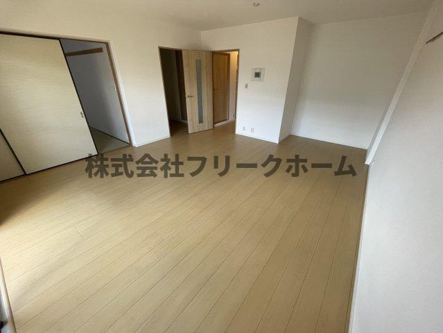 武蔵野パークヒルズの居間・リビング|※別号室参考写真になります。