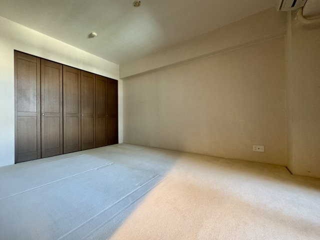 ネオステージ東浜松弐番館の洋室|約8.1帖の洋室です。