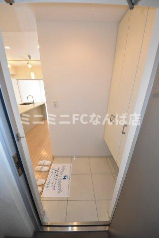 ルクレ北堀江の玄関