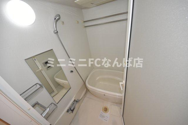 ルクレ北堀江の浴室