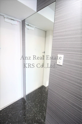 【その他】 | セイワパレス京町堀 | 玄関にあるシューズボックスの扉は姿見になっています！