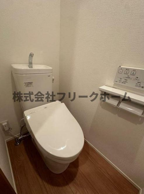 杉並区松庵１丁目の一戸建てのトイレ