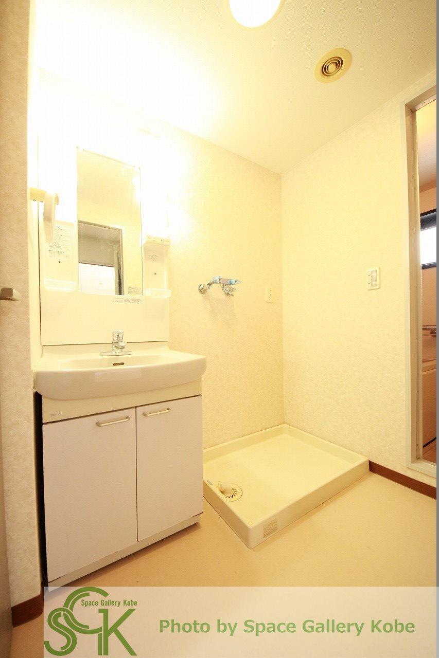 井吹東シティコートの洗面所|※お部屋により仕様が異なる場合があります。