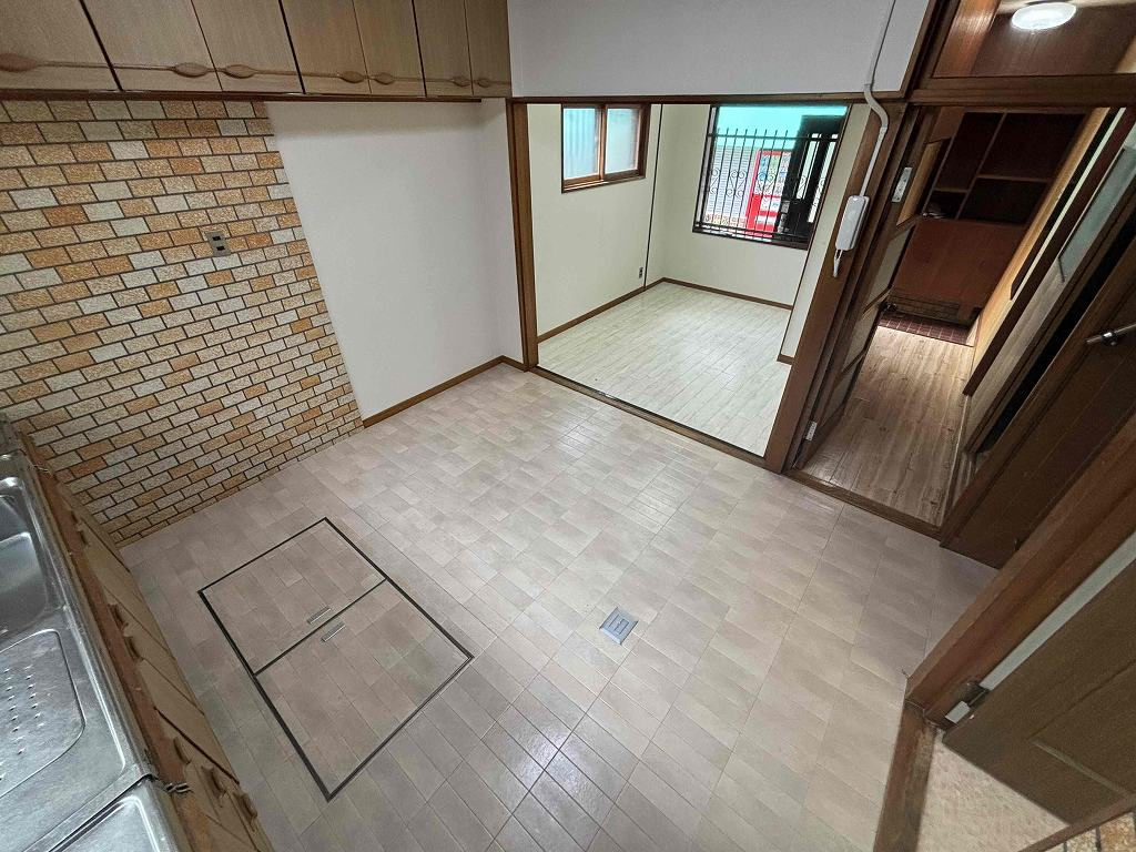 鈴蘭台東町2丁目一戸建の居間・リビング