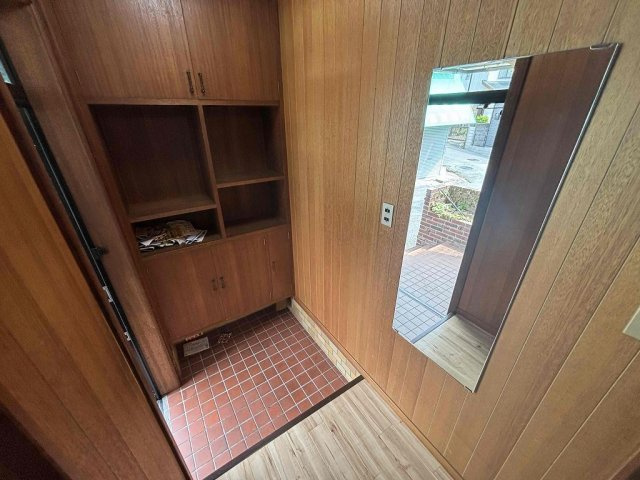 鈴蘭台東町2丁目一戸建の玄関