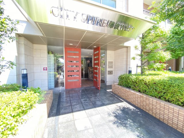 シティスパイア難波WESTのエントランス