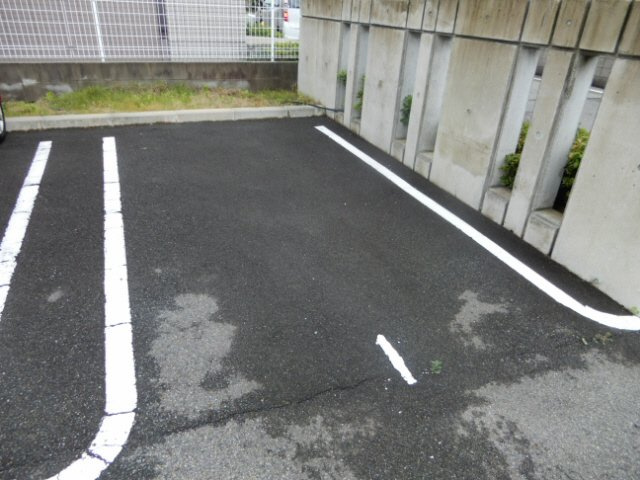 メゾン・ド・ミレ・オの駐車場