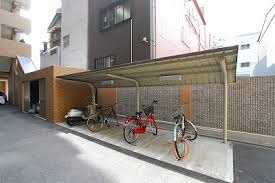 アスリート難波WESTの駐車場