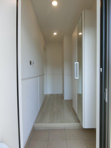 ヒカルサ境港外江町イーストⅠの玄関